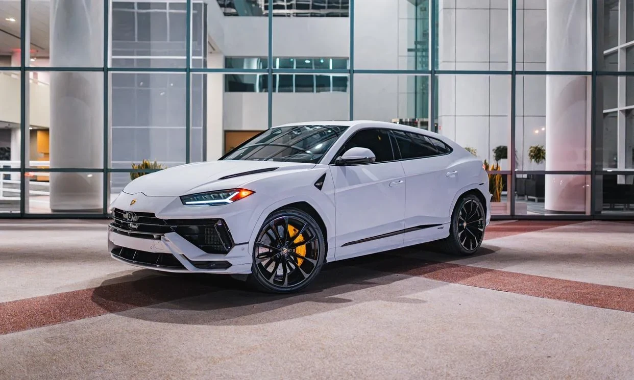 White Lamborghini Urus exterior
